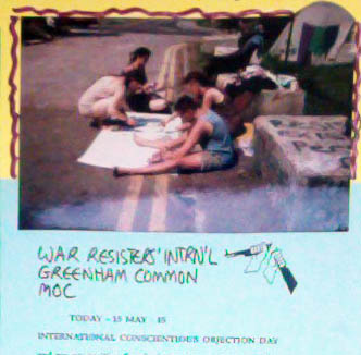 Making the Insumisi�n Banner - Nathalie, Emma, Louisa & michelle